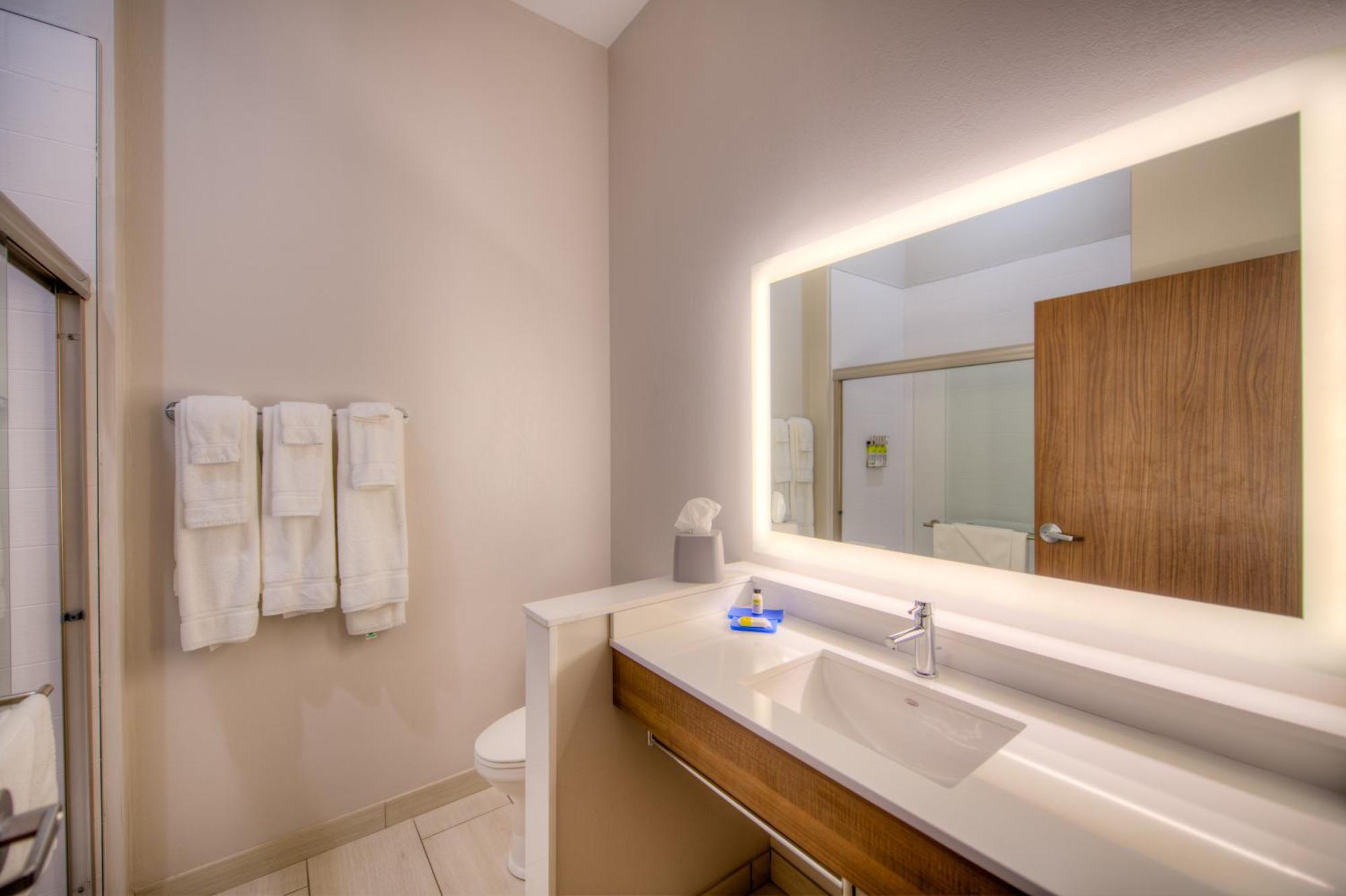 Holiday Inn Express & Suites - Remington By Ihg Екстериор снимка